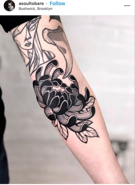 Black Grey Japanese Tattoo, Bold Flower Tattoo Black, Black Rose Knee Tattoo, Chrysanthemum Tattoo Elbow, Blackwork Tattoo Flower, Chrsanthym Tattoo, Chrysanthemum Forearm Tattoo, Japanese Flowers Tattoo Design, Blackout Flower Tattoo