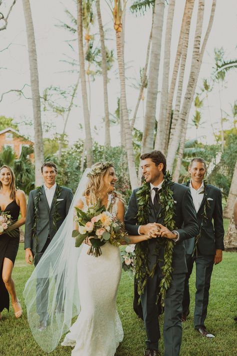 Tropical Wedding Bridal Party, Hawaii Wedding Bouquet, Tropical Bridal Party, Hawaii Wedding Ideas, Wedding Photos Bridal Party, Beach Front Wedding, Tropical Disco, Maui Beaches, Maui Beach Wedding