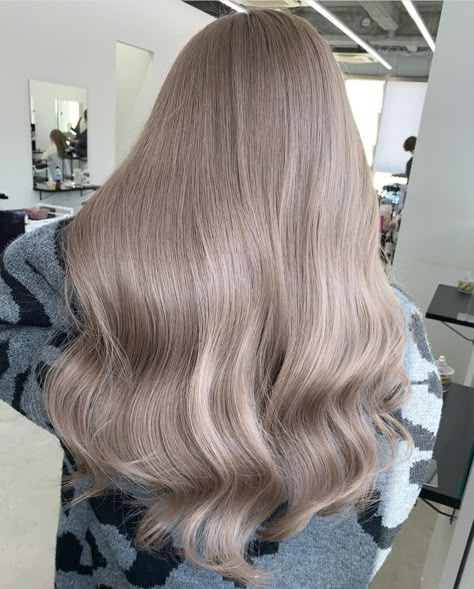 Milk Blonde Hair, Light Ashy Blonde Hair, Light Ash Blonde Hair Color, Beige Hair Color, Light Ash Blonde Hair, Ashy Blonde Hair, Ashy Hair, Beige Blonde Hair, Mushroom Hair