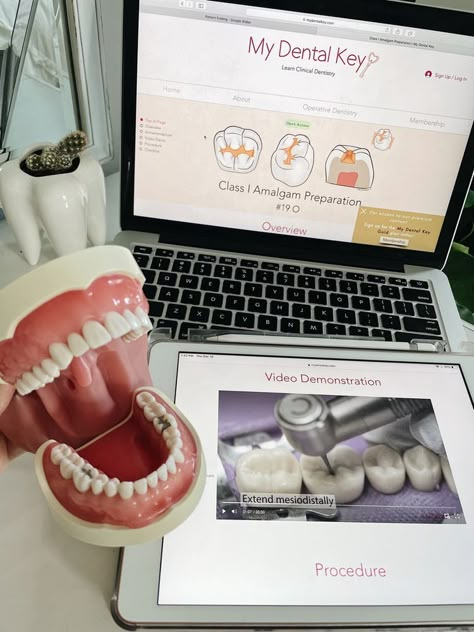 Dentist Career, Dental Hygienist School, Future Dentist, Dental Assistant Study, Dental Hygiene Student, Dental Aesthetics, Plant Vegetables, Dental Hygiene School, Dentistry Student