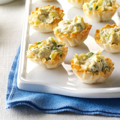 Cheese Tartlets, Phyllo Cups, Brie Bites, Easter Appetizers, Easter Snacks, Elegant Appetizers, Ginger Peach, Crab Salad, Phyllo Dough