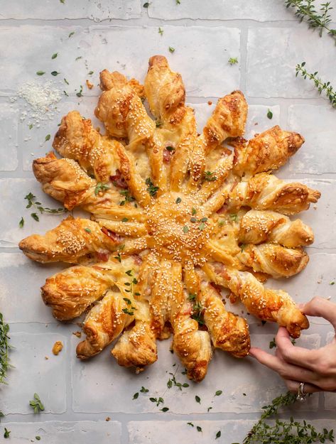 Ham and Swiss Puff Pastry Twists. | How Sweet It Is | Bloglovin’ Pastry Twists, Puff Pastry Twists, Weekend Snacks, Cheese Twists, Ham And Swiss, Pastry Appetizer, Savory Foods, Sundae Bar, Bite Size Appetizers