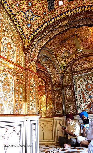 The Golden Temple (ਹਰਿਮੰਦਰ ਸਾਹਿਬ) Interior. Cantilever Architecture, Gurudwara Sahib, Wahe Guru, Temple Interior, Golden Temple Amritsar, Harmandir Sahib, Tattoo Board, Guru Nanak, Golden Temple