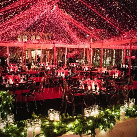 Intimate Occassion: jenner-kardashian-annual-christmas-party-2016 Tented Christmas Party, Christmas Outdoor Party Decorations, Christmas Party Entrance Decor, Christmas Party Luxury, Formal Christmas Party Ideas, Christmas Tent Party, Christmas Party Entrance, Christmas Kardashian, Kardashian Holiday