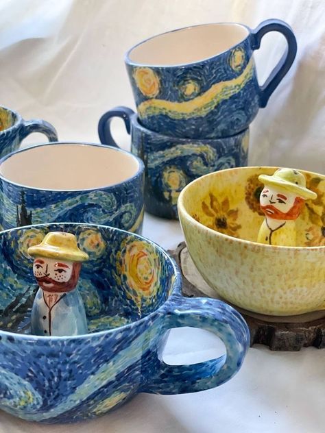 فنسنت فان جوخ, Office Mugs, Office Cupboards, Arte Van Gogh, Clay Diy Projects, Pretty Mugs, Tassen Design, Van Gogh Art, Pottery Crafts