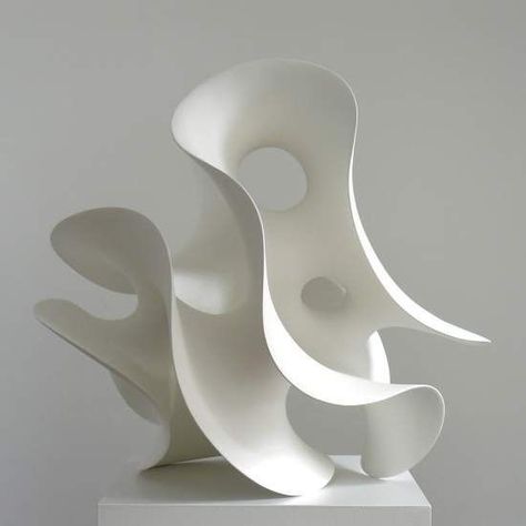 White Sculpture, Organic Sculpture, Shapes Design, Plaster Sculpture, Sculptures Céramiques, Bernard Shaw, Design Rules, Contemporary Ceramics, Sculpture Installation