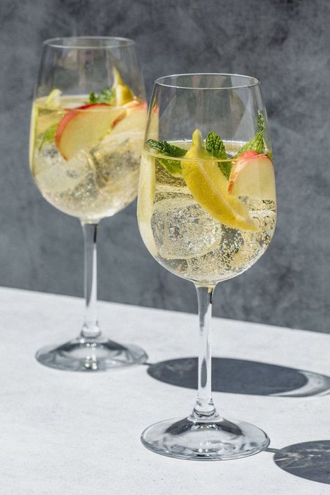 Lillet Blanc Cocktails, White Wine Cocktails, White Wine Cocktail, White Sangria Recipe, Vermouth Cocktail, Summer Needs, Spicy Drinks, Rose Sangria, White Sangria