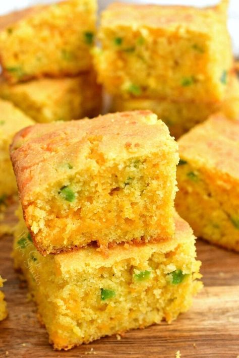 Jalapeno Cheddar Cornbread Cast Iron, Cornbread Recipe Moist, Cornbread From Scratch, Bread Sides, Jalapeño Cheddar Cornbread, Jalapeno Cornbread Recipe, Jalapeño Cornbread Recipe, Savory Cornbread, Cheesy Cornbread