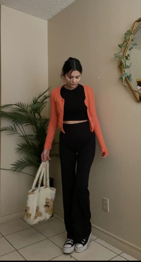 Black Cardigan Outfit Aesthetic, Black Cardigan Outfits, Black Flare Pant, White Cardigan Outfit, Cardigan Outfit Summer, Black Cardigan Outfit, Cardigan Outfit Aesthetic, Cardigan Summer, Black Flare Pants