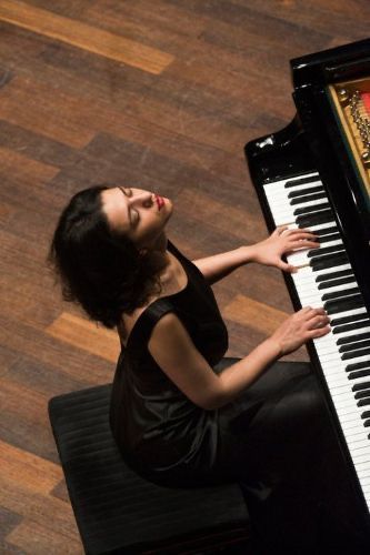 Piano Photo, Piano Photography, Piano Aesthetic, Piano Girl, Mini Toile, Khatia Buniatishvili, Piano Recital, Play Piano, Piano Player