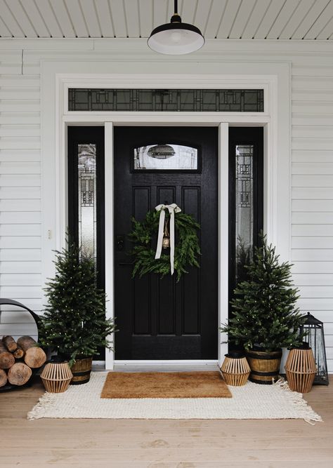 HOLIDAY HOME TOUR 2021 Winter Porch Decor, Christmas Front Porch, Christmas Front Doors, Christmas Porch Decor, White Christmas Decor, Front Porch Decorating, Front Porch Christmas Decor, Christmas Porch, Farmhouse Christmas Decor