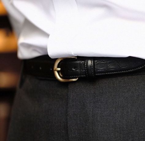 Not Your Average Gentleman Old Money Belt, Gentleman Style Accessories, Ben Silver, Menswear Details, Teaching Outfits, Ivy Style, Money Belt, Classic Menswear, The Gentleman