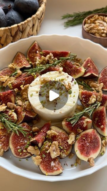 Healthy 🍏 🍳🥗 🥞 🍝 on Instagram: "I recommend you follow @fiercefitgary to learn how to lose weight without restrictive diets or insane workouts • Recipe is the perfect end-of-summer, welcome-to-fall appetizer💥💥 Today I’m sharing an easy and tasty appetizer of roasted figs with baked feta cheese, nuts , and honey 🍯 Credit: @healthyfoodyess ✨Save for later ~follow @healthyfoodyess for more✨ INGREDIENTS: Fig Honey Rosemary Feta cheese Red pepper flakes Walnuts and pistachios Place a block of Roasted Figs With Goat Cheese And Honey, Fig Feta Appetizer, Fig Recipes Appetizers, Figs Goat Cheese Honey, Fig Cheese, Baked Feta Cheese, Fig Appetizer, Fall Appetizer, Fig Spread