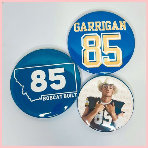 Last week we got to do the cutest order for one of the MSU Bobcat football players family and girlfriend! We introduced a brand new design with player photos 💙 head over to our website today to make a pin for your favorite player 🏈 ~ #button #gamedaybutton #gamedaypin #gameday #sororitybutton #sororitypin #sorority #football #footballgames #fb #footballplayer #custom #custommade #button #pins #greekitchicit Gameday Buttons, Bobcat Football, Sorority Buttons, Sorority Pins, Photo Buttons, Football Photos, Shop Ideas, Football Season, Football Games