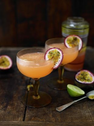 Dry passion fruit daiquiri Passion Fruit Daiquiri, Best Mac And Cheese Recipe Easy, Food Recipes For Dinner Healthy, Recipes For Dinner Healthy, Food Recipes For Dinner, Best Mac N Cheese Recipe, Daiquiri Recipe, Rum Recipes, Best Mac And Cheese