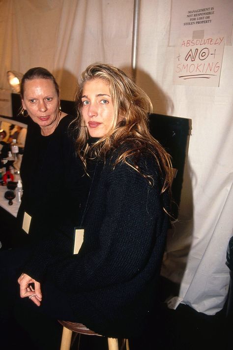 Why I Always Consult The Carolyn Bessette-Kennedy Moodboard When I'm In A Style Rut Old Prada, Calvin Klein Fashion, 90s Fashion Icons, Carolyn Bessette, Style Rut, Jfk Jr, Copenhagen Fashion Week, Fashion Icon, Mode Inspiration