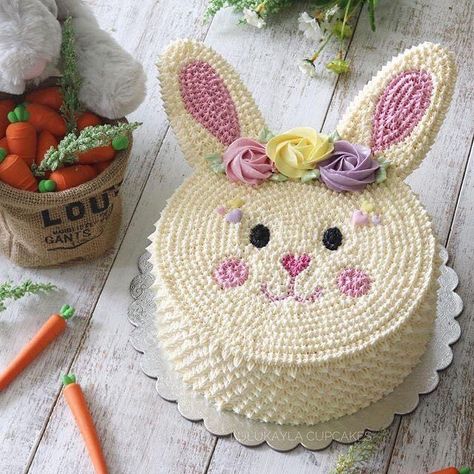 Bunny Buttercream Cake, Bunny Rabbit Birthday Cake, Rabbit Theme Cake, Bunny Cake Birthday, Rabbit Cake Ideas, Buttercream Bunny, Rabbit Cake Design, Bunny Shaped Cake, Bunny Cake Design