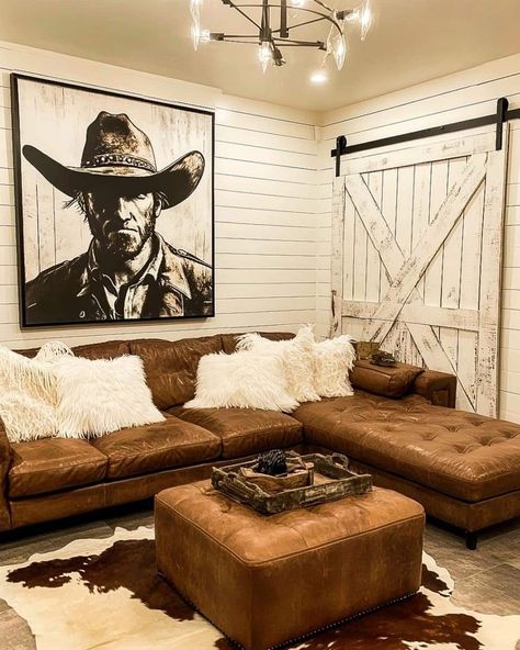 Western Minimalist Living Room, Western Apartment Decor Living Room, Barndo Living Room, South Western Decor Living Rooms, Western Couch, Western Home Ideas, Western Chic Living Room, Western Fireplace, Ranch Style Home Decor