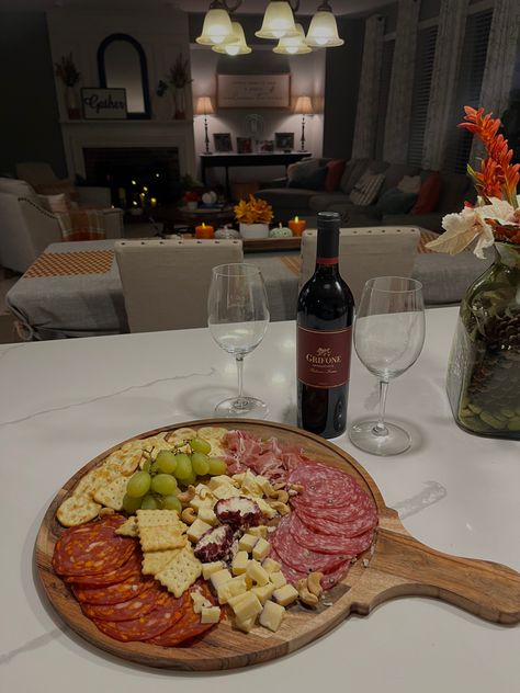 date night ideas, snack board, wine recommendations Wine And Charcuterie, Wine Recommendations, Snack Board, Date Night Ideas, Night Ideas, Charcuterie Board, Health Food, Date Night, Pizza