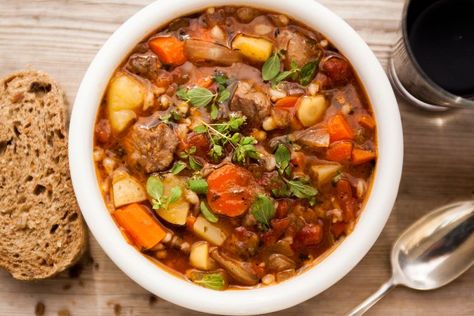 Crockpot Cider, Apple Cider Beef Stew, Classic Beef Stew Recipe, Beef Potatoes, Stew Beef, Classic Beef Stew, Beef Stew Crockpot, Potatoes Carrots, Slow Cooker Beef Stew