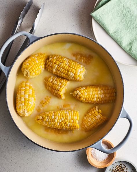 It's like a spa day for your corn.  READ MORE... Butter Bath Corn, Cook Corn, Boiled Corn, Frozen Cookies, Corn On The Cob, Food History, Corn Recipes, Family Cooking, Grilled Corn