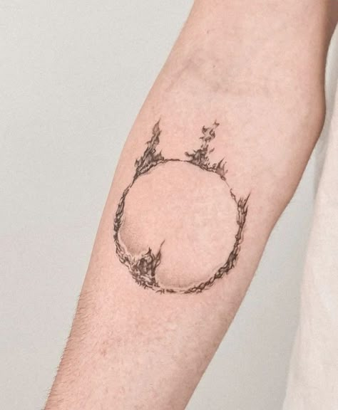 Dark sign dark souls tattoo Solaire Tattoo Dark Souls, Dark Sigil Dark Souls, Dark Sign Tattoo Dark Souls, Dark Souls Dark Sign, Dark Vibe Tattoo, Demon Souls Tattoo, Ds3 Tattoo, Dark Sign Dark Souls, Dark Souls Tattoo Design