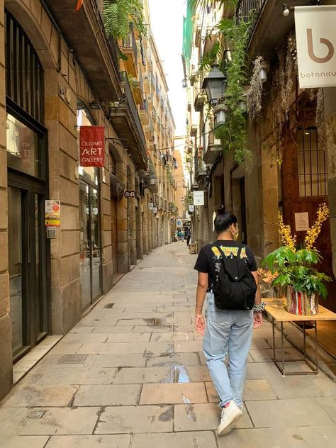 I Moved Across the World in A Pandemic - Here's My Experience Moving To Barcelona, Out To Lunch, Move Abroad, Barcelona Travel, Wellness Blog, Public Transport, Of My Life, My Life, Swift