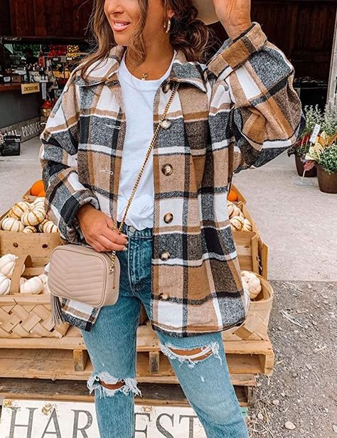 Plaid Outerwear, Placket Design, Plaid Jacket Women, Checkered Jacket, Polyester Jacket, Winter Shirts, Plaid Coat, Winter Trends, Plaid Fashion