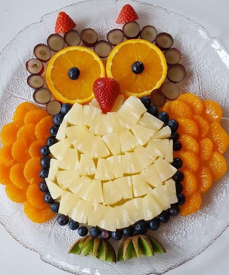 Fruit And Veggie Animals, Animal Shaped Fruit Platters, Owl Fruit Tray, Animal Fruit Platter, Animal Shaped Foods, Cheap Party Food, Woodland Baby Shower Food, Easter Fun Food, Deco Fruit