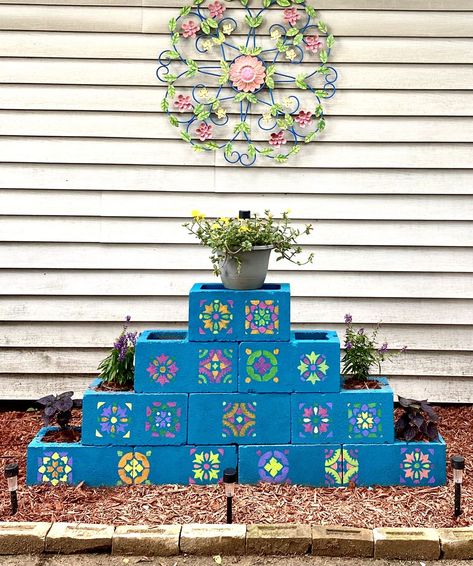 Decorative Cinder Blocks, Cinder Block Garden Wall, Cinder Block Planter, Painted Pavers, Brick Crafts, Cinder Block Garden, Backyard Walkway, Cinder Blocks, Rock Garden Design