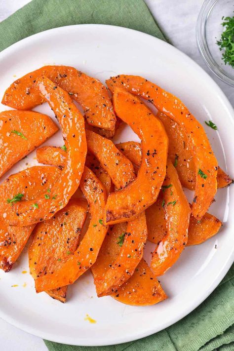 Honeynut Squash Honeynut Squash Recipes, Honey Nut Squash, Roasted Honeynut Squash, Honeynut Squash, Winter Squash Recipes, Air Fryer Vegetables, Recipe Air Fryer, Vegetarian Italian, Baked Squash