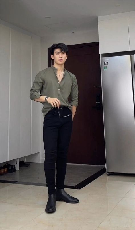 Black Outfit Men, Asian Men Fashion, Mens Smart Casual Outfits, Classy Outfits Men, Mens Casual Outfits Summer, Men Fashion Casual Shirts, Stylish Men Casual, Mens Trendy Outfits, Street Style Outfits Men