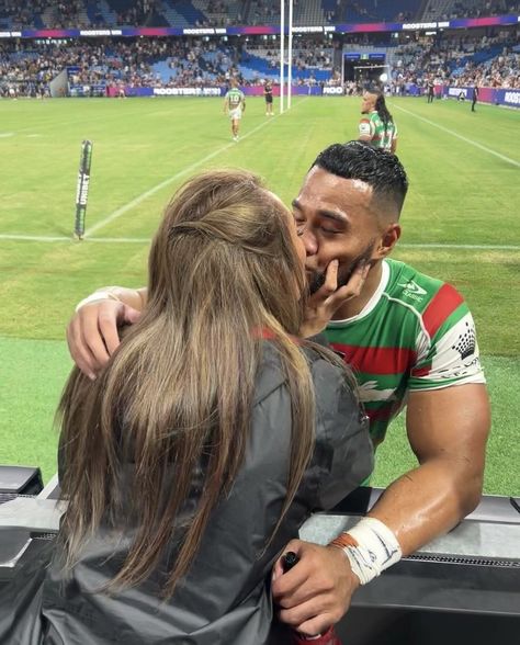 Rugby Bf And Gf Aesthetic, Rugby Girlfriend Aesthetic, Rugby Wife Aesthetic, Rugby Boyfriend Aesthetic, Rugby Player Aesthetic, Rugby Boyfriend, Rugby Couple, Rugby Girlfriend, Rugby Wag