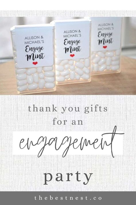 Super cute ideas for engagement party favours - send your guests home with something to show them how much they mean to you. Thank You Gifts For Engagement Party, Engagement Party Guest Gift Ideas, Engagement Thank You Gifts, Engagement Party Thank You Gifts, Engagement Party Giveaways, Engagement Party Goodie Bags, Small Engagement Party Ideas Diy, Engagement Party Gifts For Guests, Engagement Party Favours