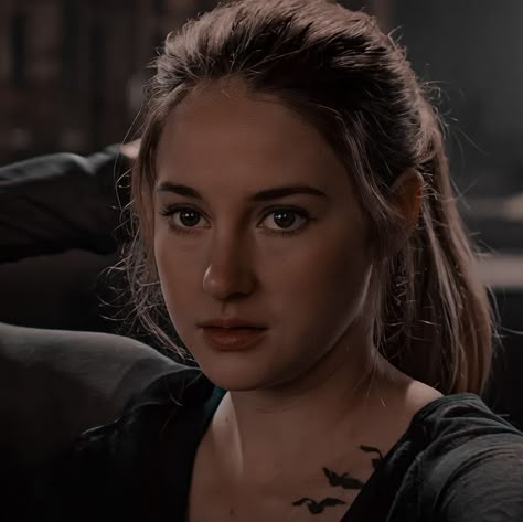 Divergent Icons, Beatrice Prior, Divergent Characters, Divergent Fan Art, Divergent Tris, Dr Aesthetic, Divergent Movie, Tris And Four, Tris Prior