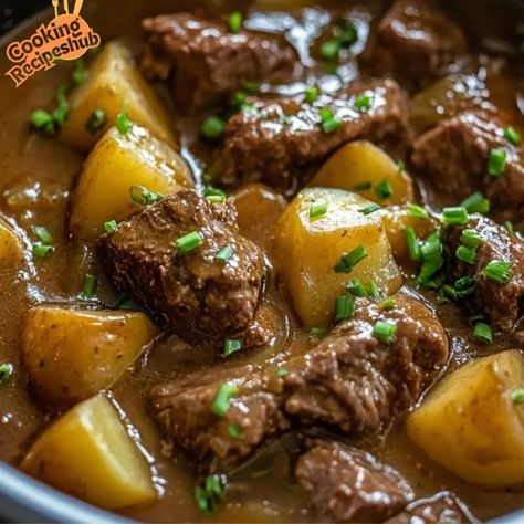 Pioneer Woman's Crockpot Beef Stew Pioneer Woman Beef Stew, Dinty Moore Beef Stew Recipe, Pioneer Women Beef Stew, Reuben Bake Recipe, Crockpot Beef Stew, Simmering Pot, Thick Stew, Crockpot Recipes Beef Stew, Beef Stew Crockpot