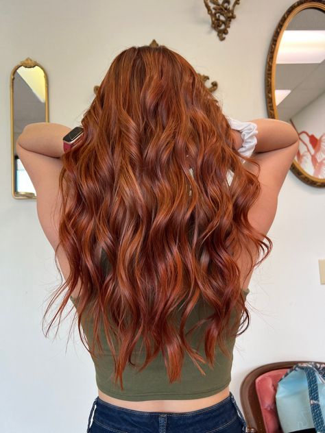 Copper Strawberry Blonde Dark Roots, Natural Red Hair Extensions, Deep Ginger Red Hair, Amber Colored Hair, Brown Hair Dyed Ginger, Dark Red Hair Natural Redheads, Ginger Copper Balayage, Long Dark Copper Hair, Different Shades Of Copper Hair