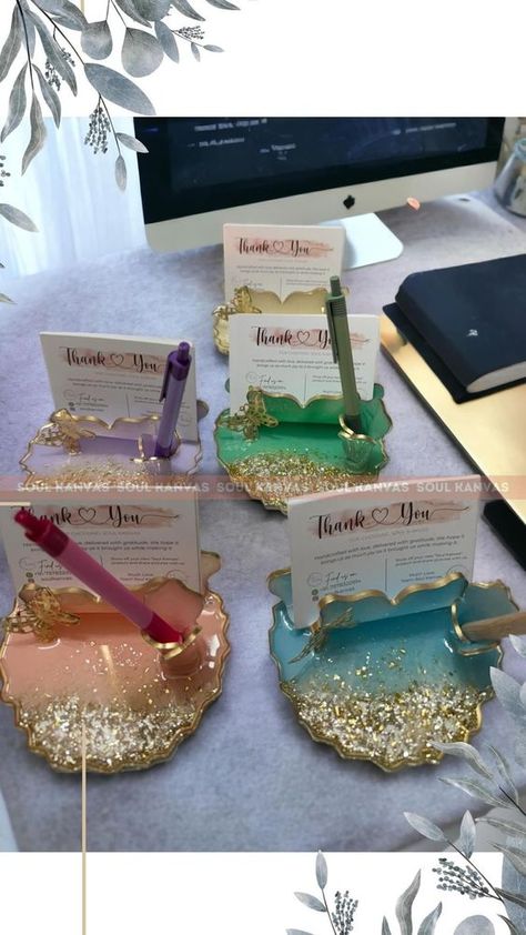 Resin Pen Holder Ideas, Resin Business Card Holder, Resin Card Holder, Diy Resin Gift Ideas, Tray Resin Ideas, New Resin Ideas, Resin Tray Ideas, Organised Desk, Resin Business Ideas