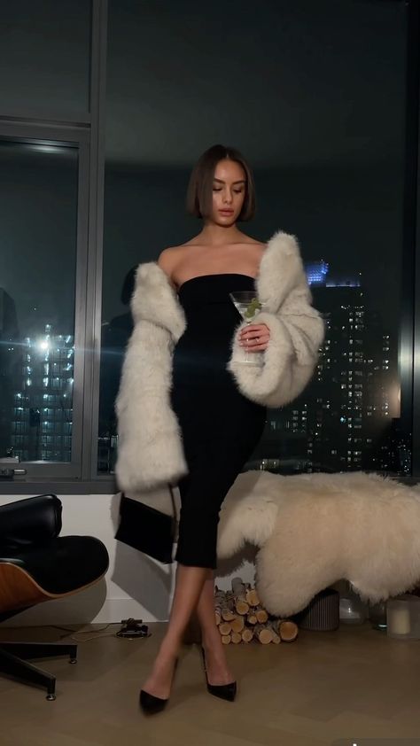 I fell in love, his name is New York. | Instagram Winter Party Outfit Dressy, Day Dinner Outfit, Outfit Dia, New York Instagram, Winter Party Outfit, Class Outfit, Going Out Looks, Valentines Day Dinner, Dress Attire