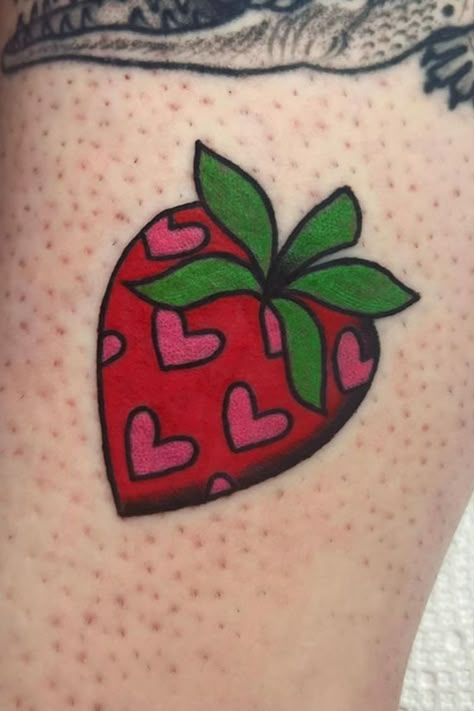 Strawberry Tattoo, Fruit Tattoo, Tattoos Pictures, Bright Tattoos, Traditional Tattoo Sleeve, Sweet Tattoos, Minimalist Drawing, American Tattoos, Tatuaje A Color