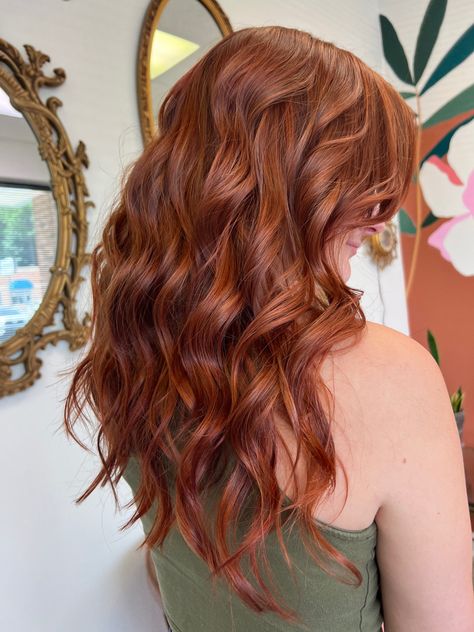 Copper Hair With Money Peice, Copper Ginger Hair With Blonde Highlights, Orangey Copper Hair, Gingery Red Hair, Natural Auburn Balayage, Dark Strawberry Red Hair, Light Auburn Red Hair, Terra Cotta Hair Color, Dark Auburn And Blonde Hair