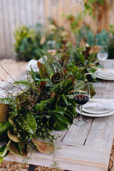 Magnolia Leaves Wedding, Cocktail Table Centerpieces, Magnolia Centerpiece, Magnolia Garland, Mums Wedding, Branch Centerpieces, Magnolia Leaf, Christmas Cocktail Party, Magnolia Branch