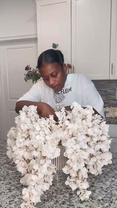 Wedding Centerpiece Diy, Dollar Tree Diy Wedding, Diy Dollar Tree Centerpieces, Dollar Tree Mirrors, Dollar Tree Centerpieces, Centerpiece Diy, Tree Centerpieces, Cheap Ideas, 1 Dollar