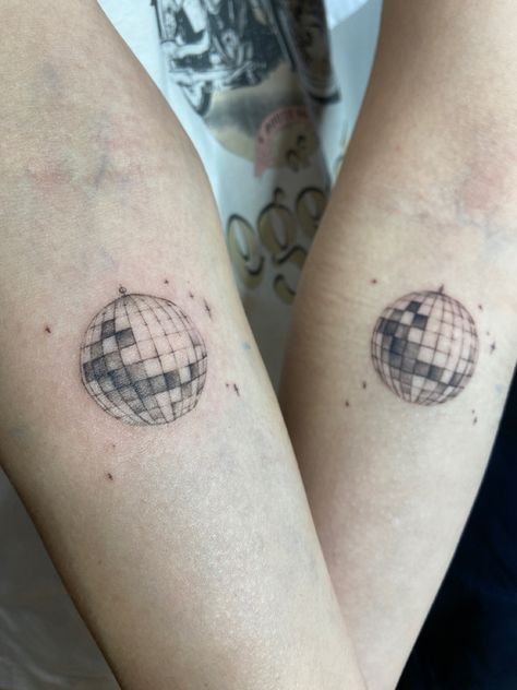 Mirrorball Tattoo, Mum Tattoo, Story Tattoo, Taylor Swift Tattoo, Heart On Your Sleeve, Tattoo Project, Tattoo Art Drawings, Aesthetic Tattoo, Mom Tattoos