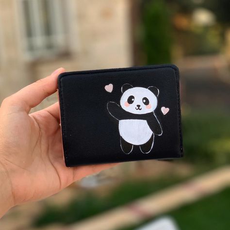 Customized hand painted wallet for panda lovers 🖤🤍 Hand Painted Wallets, Painting On Wallet, Wallet Painting Ideas, Wallet Painting, Diy Wallet Mens, Painted Wallet, Wallet Art, Panda Painting, Cute Designs To Draw