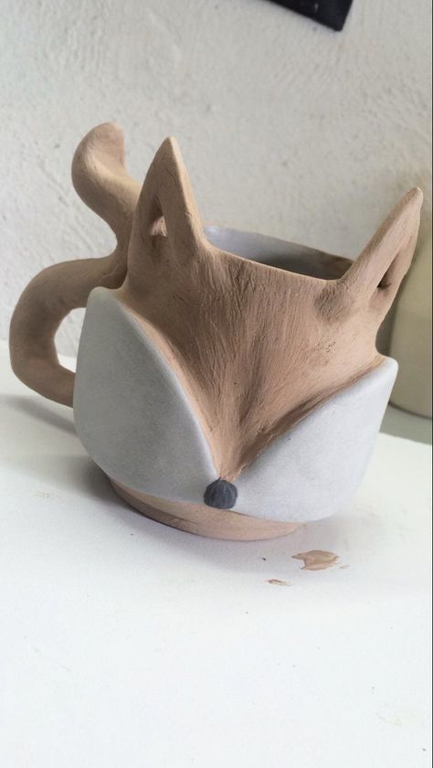 Pottery Handbuilding, Diy Ceramic, Clay Mugs, Pottery Crafts, Diy Pottery, Ceramics Pottery Art, Pottery Sculpture, Ceramics Projects, Ceramics Ideas Pottery