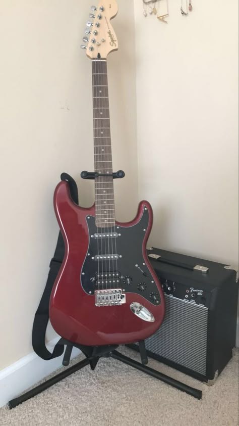 Electric Guitar Setup Bedroom, Electric Guitar Color Ideas, Maroon Electric Guitar, Eletric Gutair Cool, Cherry Red Electric Guitar, Electric Guitar Types, Pretty Guitars Electric, Electric Guitar Colors, Matching Guitars