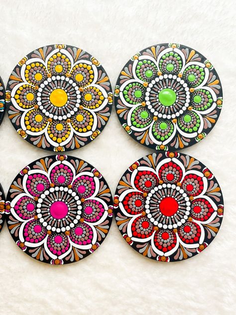 Mdf Art, Mandala Coasters, Colourful Home Decor, Acrylic Rangoli, Christmas Mandala, Colourful Home, Mandala Painted Rocks, Mandala Rock Art, Art Sketches Doodles