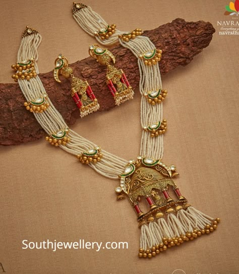 Pearls haram with parrot motifs photo Jesalmeri Jewellery, Moti Sets Jewellery, Navrathan Jewellers, Platinum Jewellery, Kundan Jewellery Set, Antique Jewellery Designs, Jewelry Set Design, Gold Necklace Indian Bridal Jewelry, Pearl Necklace Designs