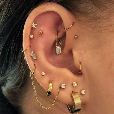 Piercing Arrangements, High Helix Piercing, Oc Tattoo, Stacked Lobe, Piercing Styles, Unique Ear Piercings, Forward Helix Earrings, Mod Jewelry, Curated Ear